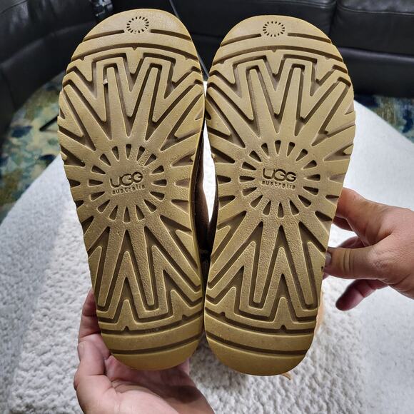 Ugg Remora Women Short Boots Chestnut womens bootie size 7 - Picture 5 of 6